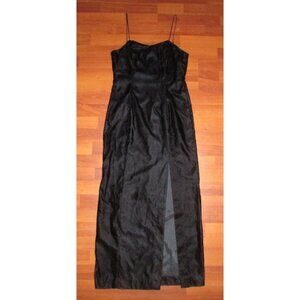 Black Velvet Slim Fitting Dress Gown - Sz 9 - Vintage